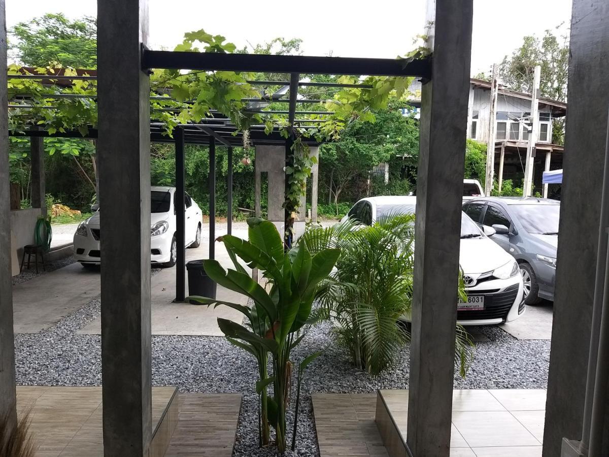 บ้านทะเลอิ่มเอม Bann Talay Im Eimm Holiday park Ban Phe