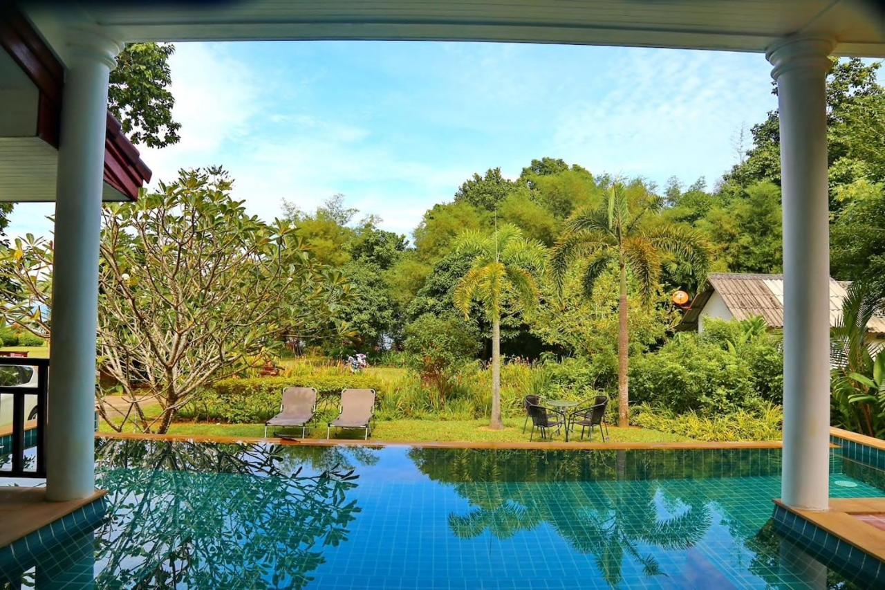 Villa 6 Bedroom Seaview With Pool