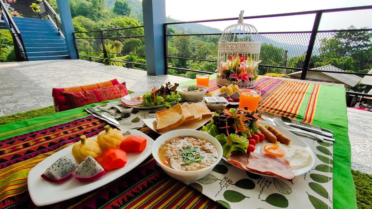 บ้านภูคำฟ้า ดอยปู่ไข่ Baan Phu Kham Fah Hotel 4*