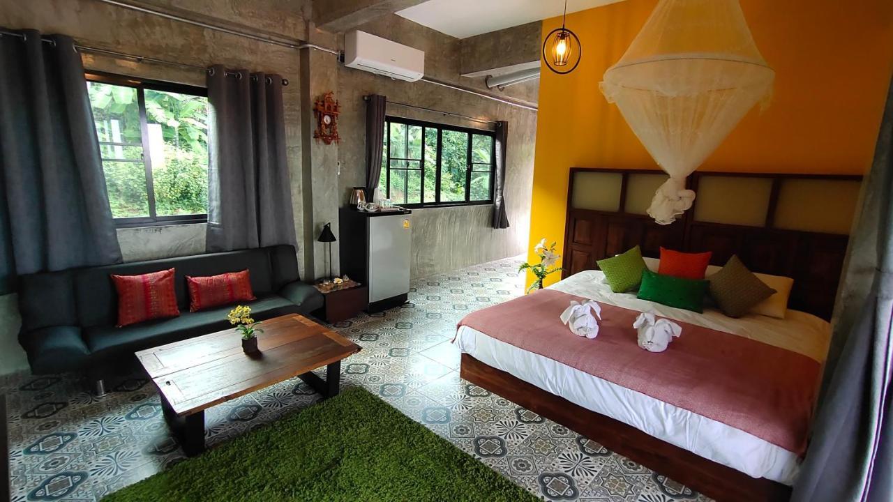 บ้านภูคำฟ้า ดอยปู่ไข่ Baan Phu Kham Fah Hotel