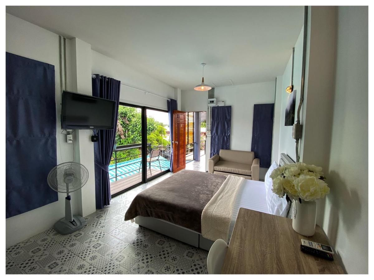 Guest house The One House 2*
