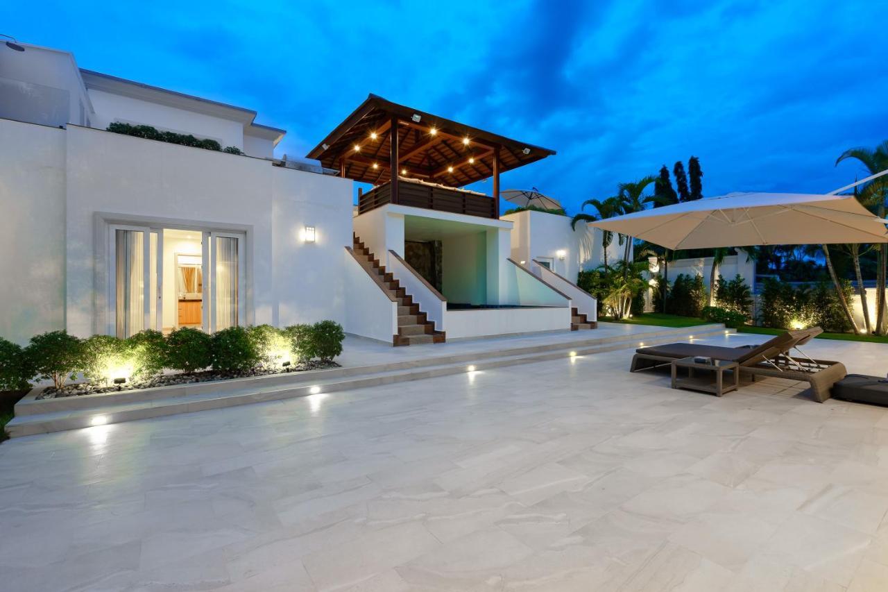 Villa Sunset View Pool 7 Bedroom 14-16 Persons