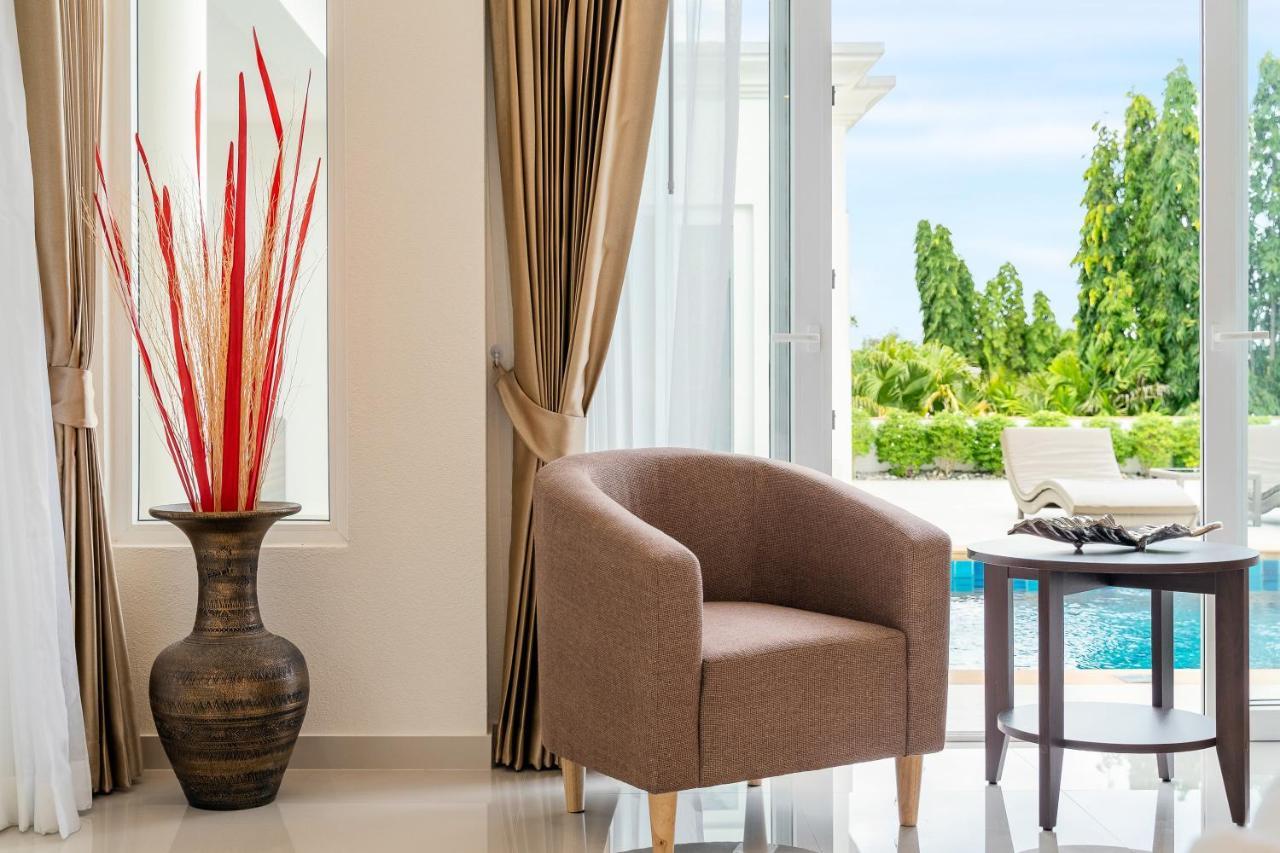 Sunset View Pool 7 Bedroom 14-16 Persons Villa *
