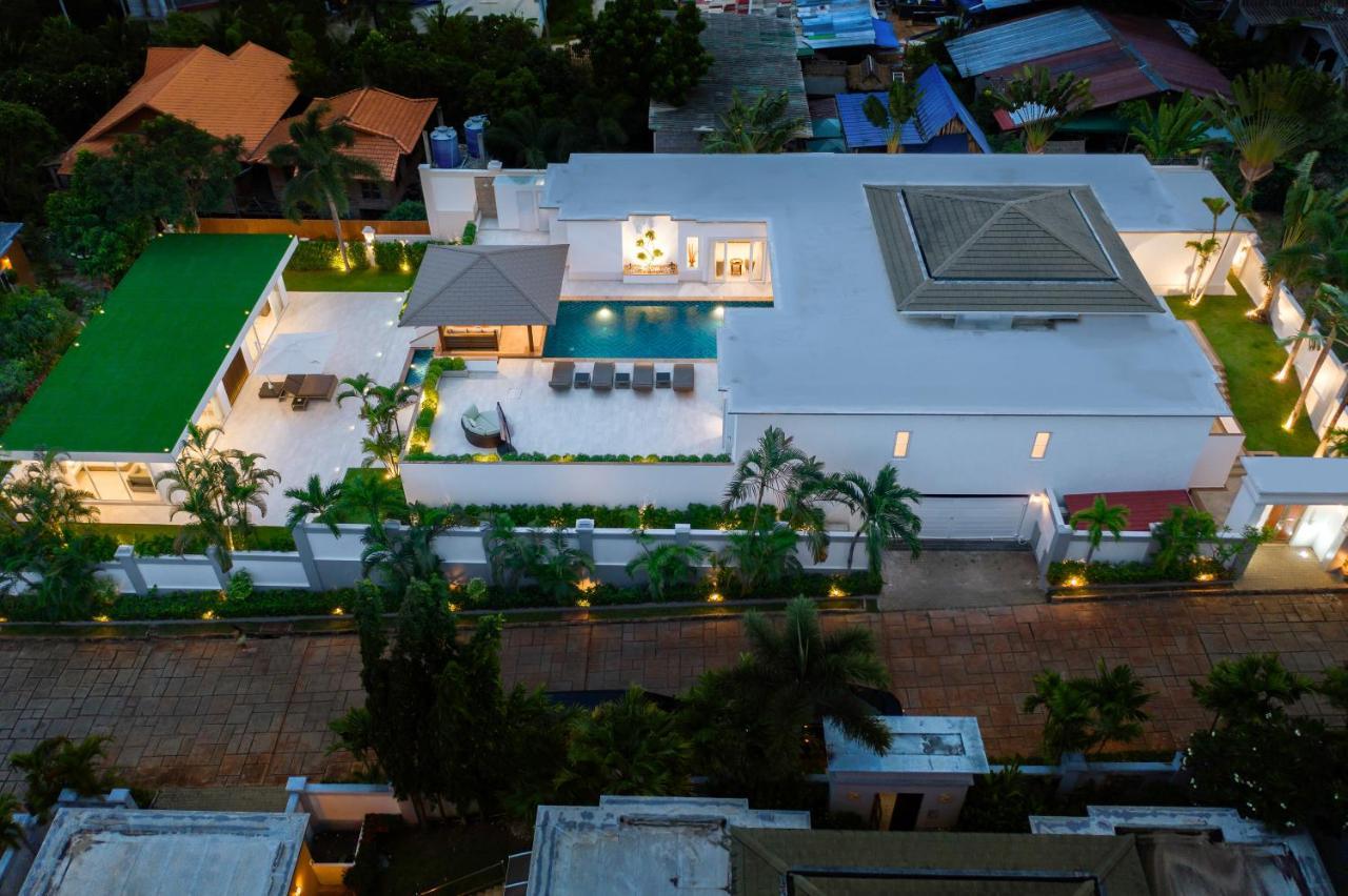 Sunset View Pool 7 Bedroom 14-16 Persons Villa *