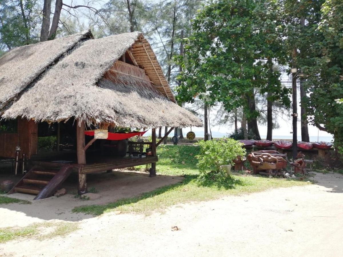 Fisherman's Hut , ขนำชาวเลโฮมสเตย์ 2*