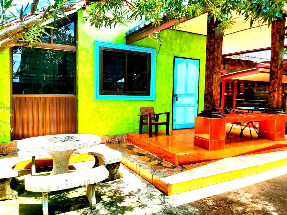 Holiday park Wilailak @ Koh Srichang Ko Si Chang