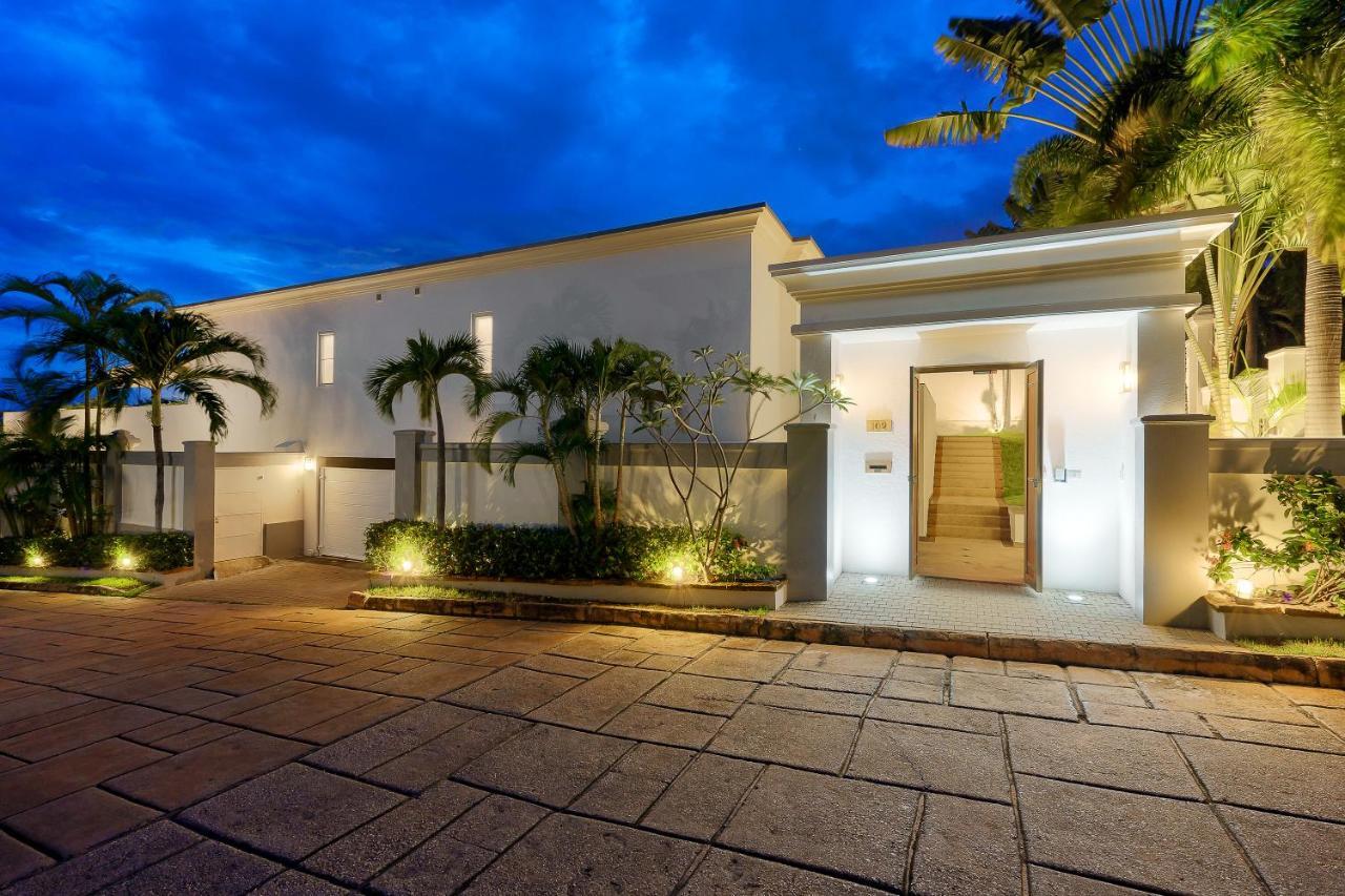 Sunset View Pool 7 Bedroom 14-16 Persons