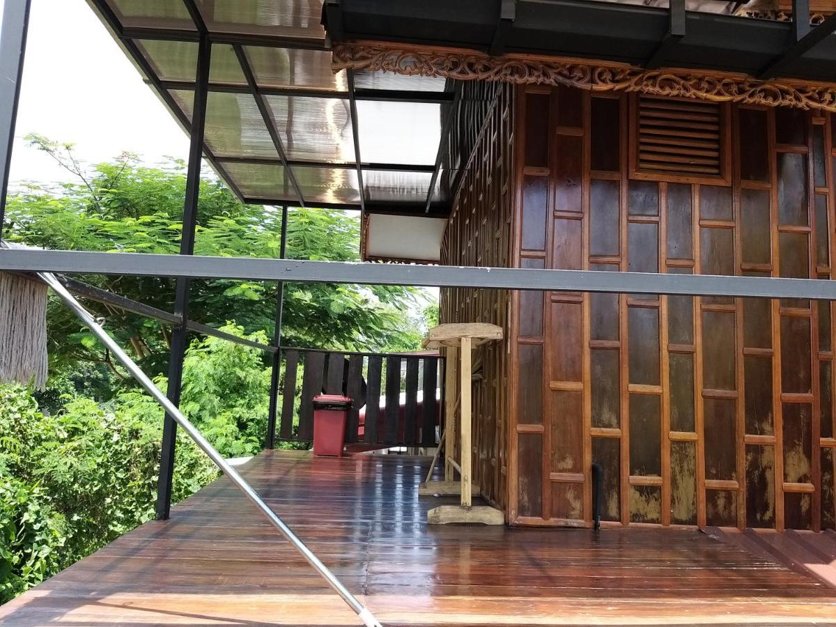 บ้านทะเลอิ่มเอม Bann Talay Im Eimm