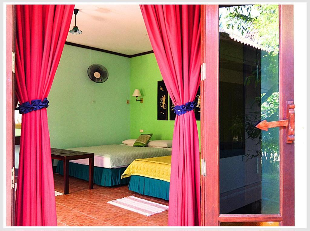 The Emerald Bungalows Holiday park Krabi