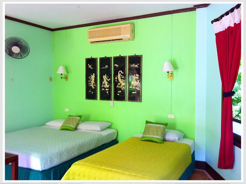 Holiday park The Emerald Bungalows