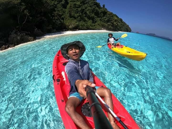 Daya Beach, Local * Koh Lipe