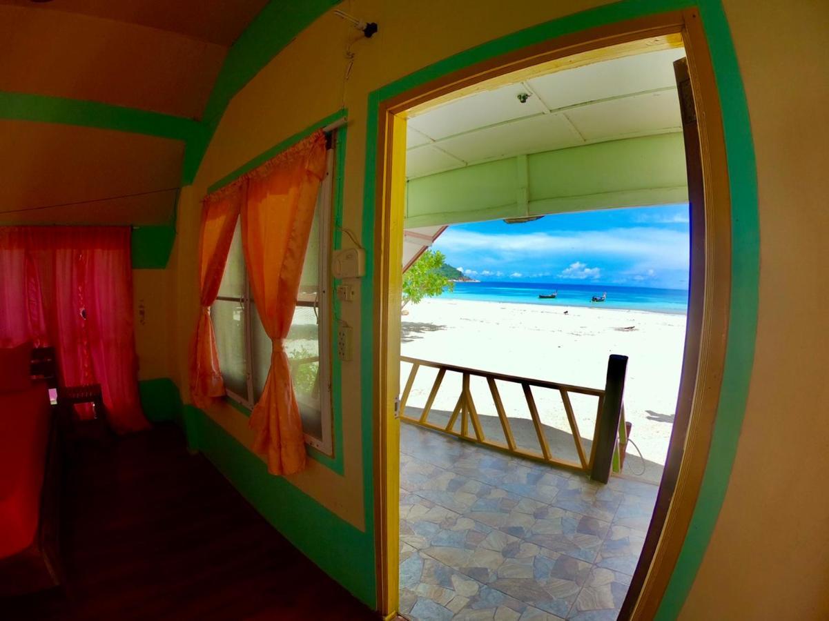 Daya Beach, Local Resort