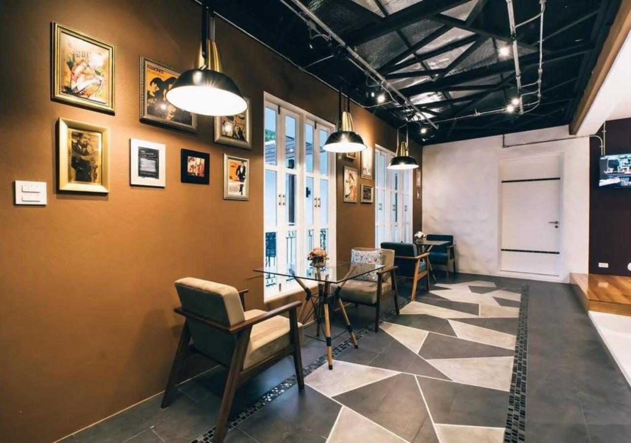 Monkey House Chiangmai Bed & Breakfast