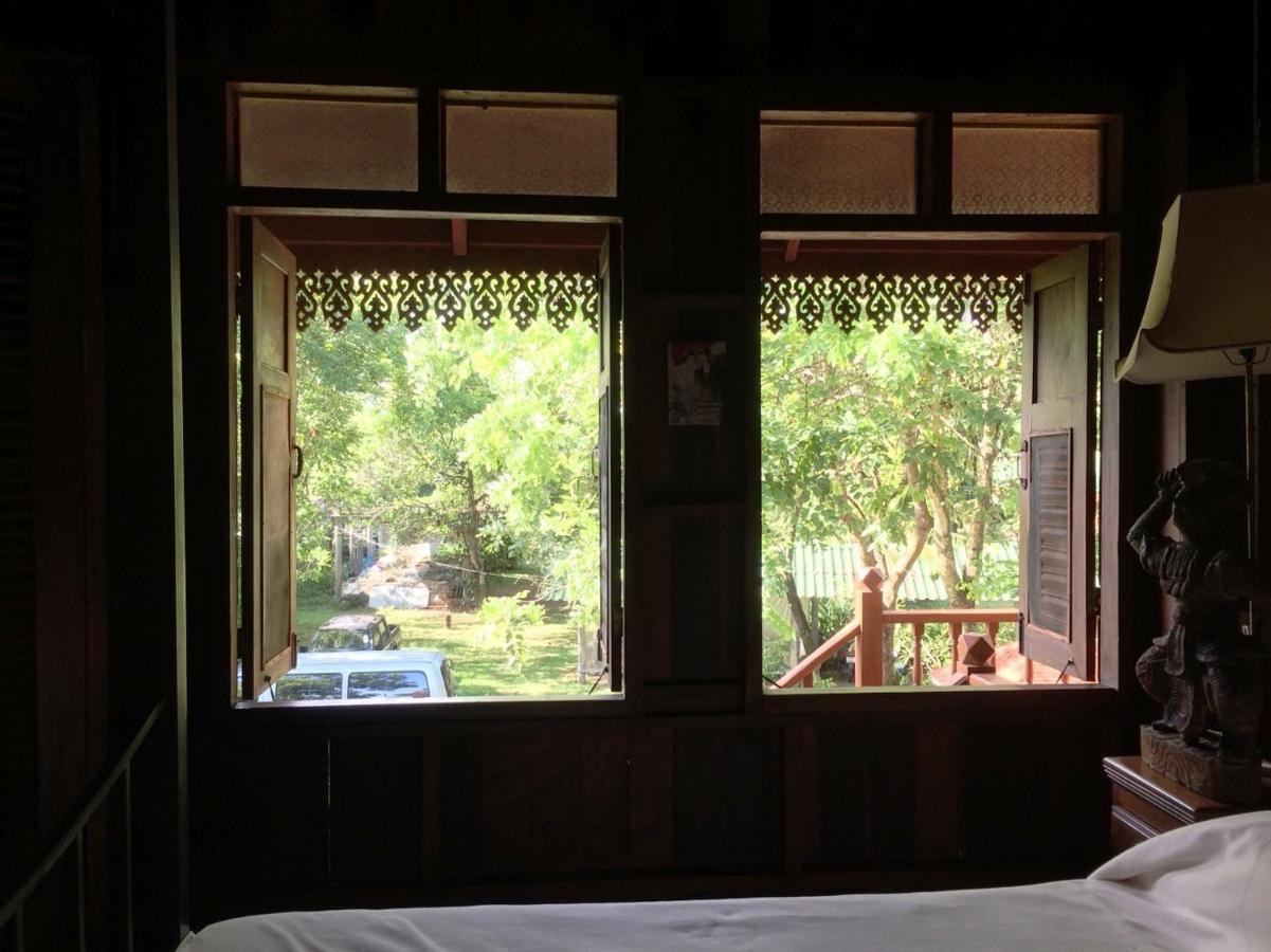 Resort Ruen Thai Rim Haad Klaeng
