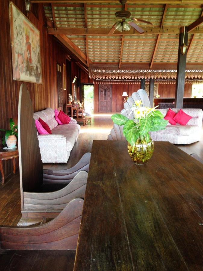 Ruen Thai Rim Haad