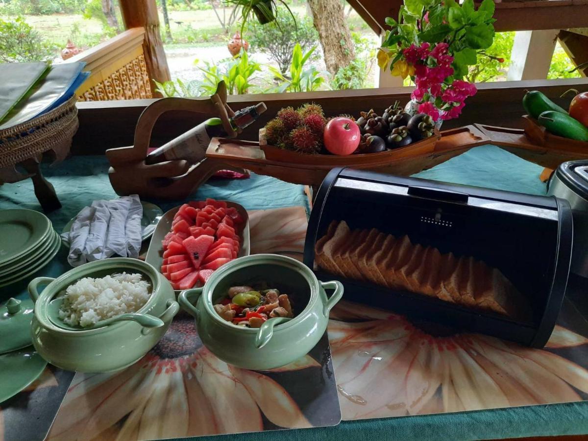 Ruen Thai Rim Haad