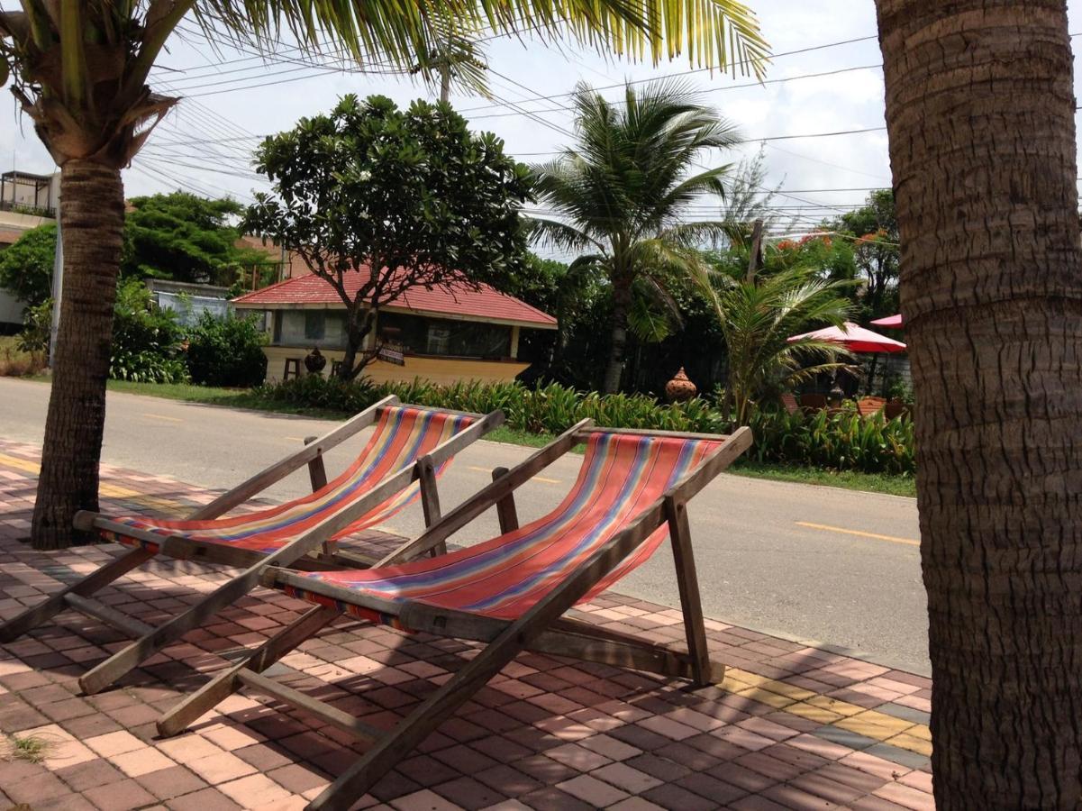 Ruen Thai Rim Haad Resort 2*