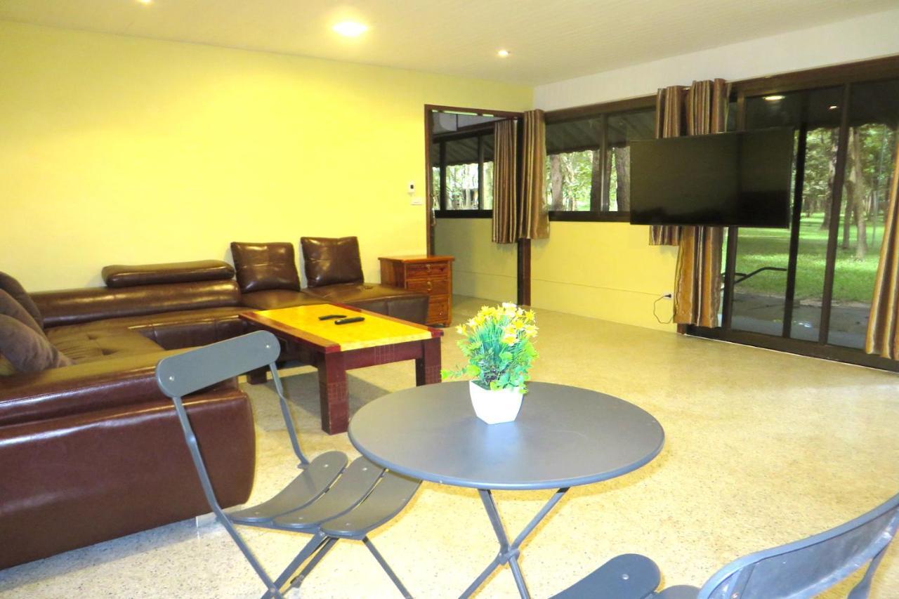 Resort Isaan Perazim Park Roi Et