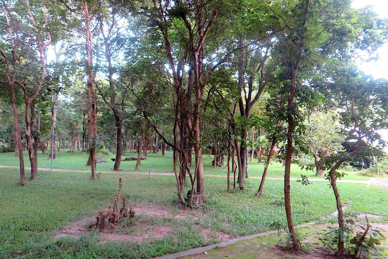 Isaan Perazim Park Roi Et