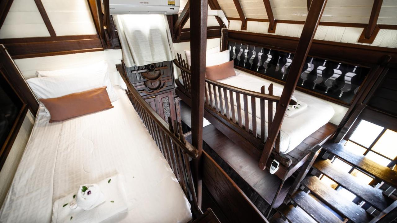 Hotel Baan Thong Ching 4*
