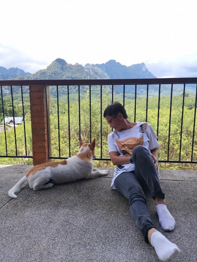 Billion Views Khaosok *