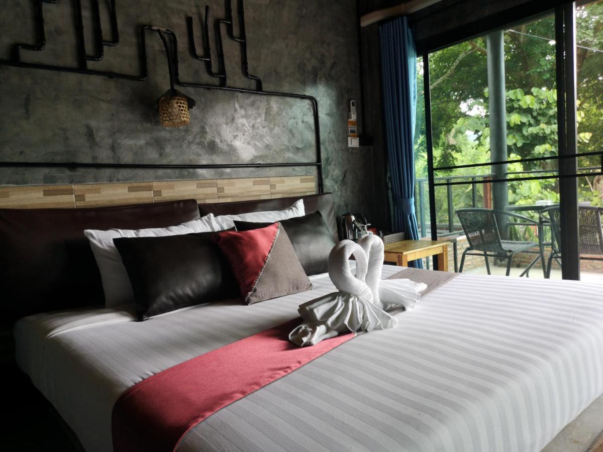 Keeree Loft Resort Thong Pha Phum