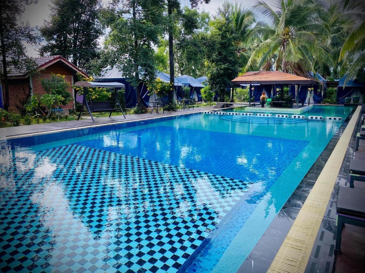 Resort Moonshine 2*
