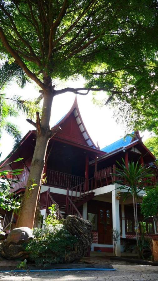 Baandin Rimnum Guest house U Thong