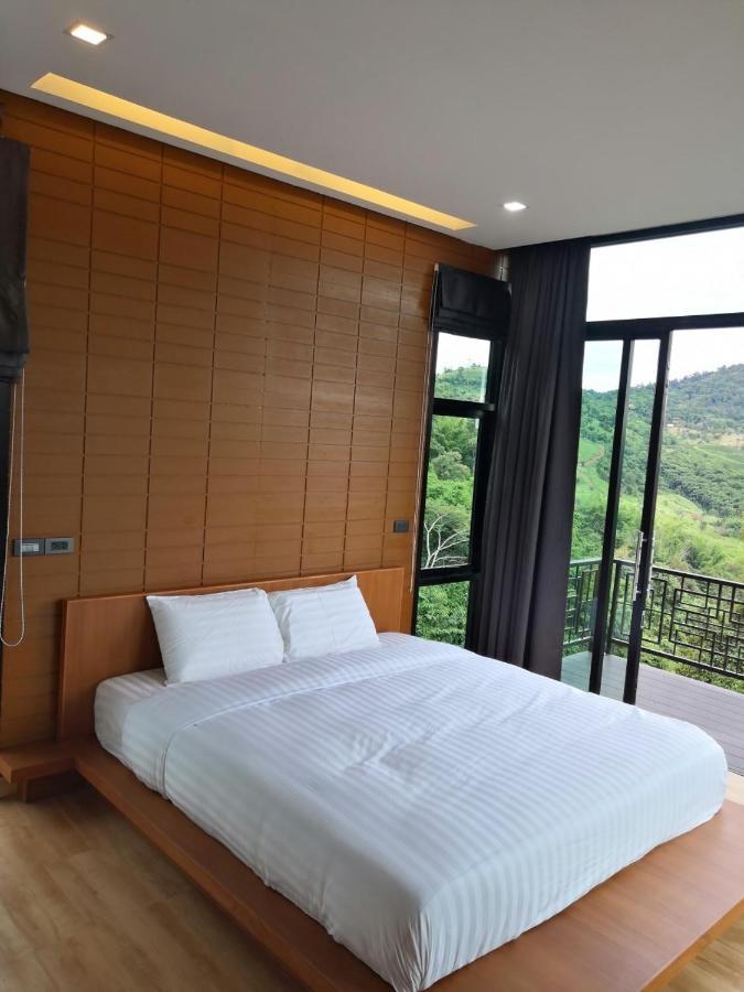 Twins Farm Resort *