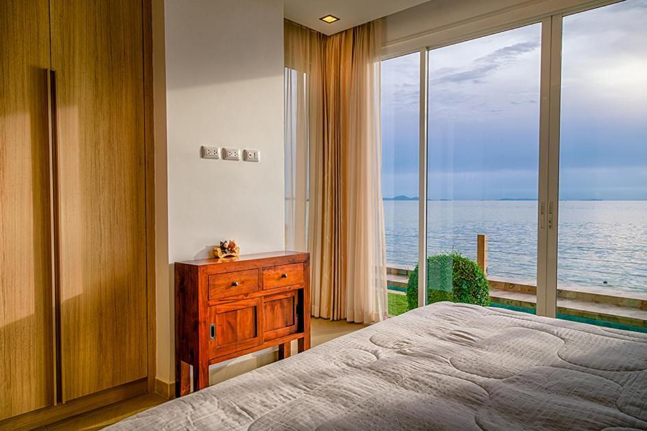 Paradise Ocean View Front In Pattaya Bang Lamung