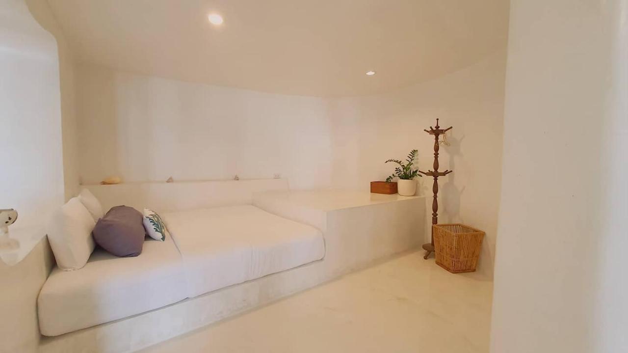 Maliblues Bed & Art Gallery Resort Chumphon