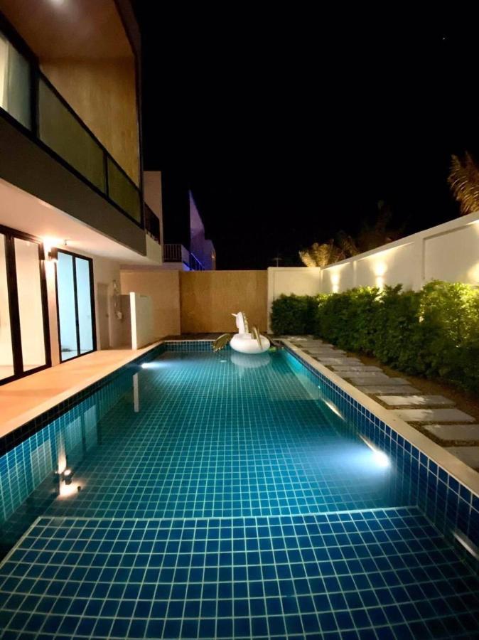 Pool Lay Hotel 3*