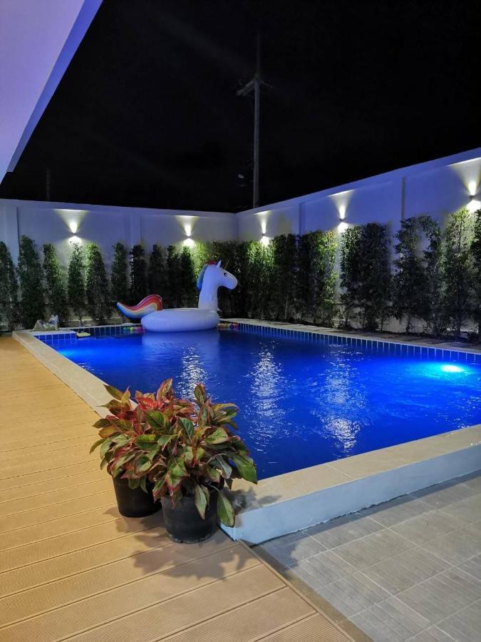 Pool Lay Hotel 3*
