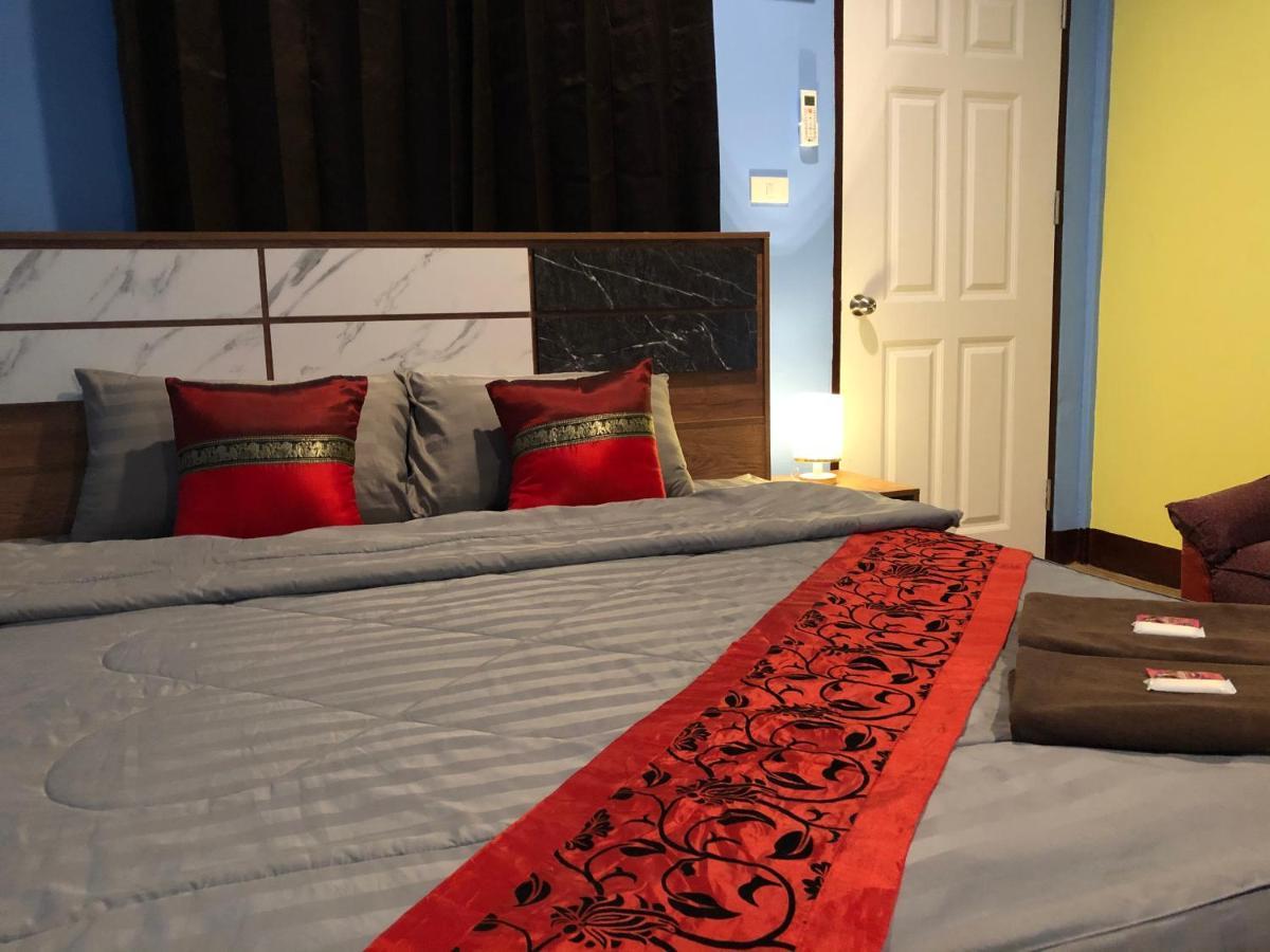 โรงแรมแสนดีเพลส เมาเท่นวิว Aparthotel Chom Thong