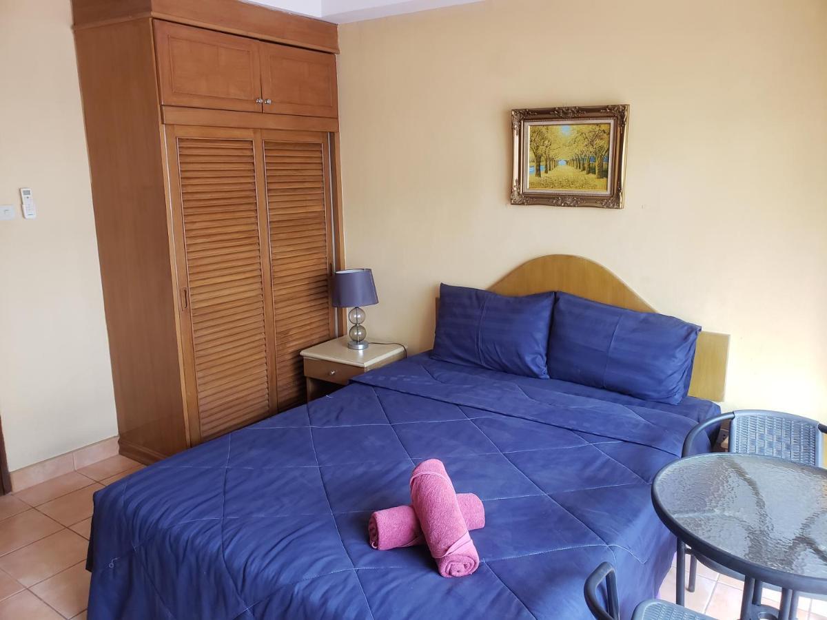 Inn Everybody's 2*