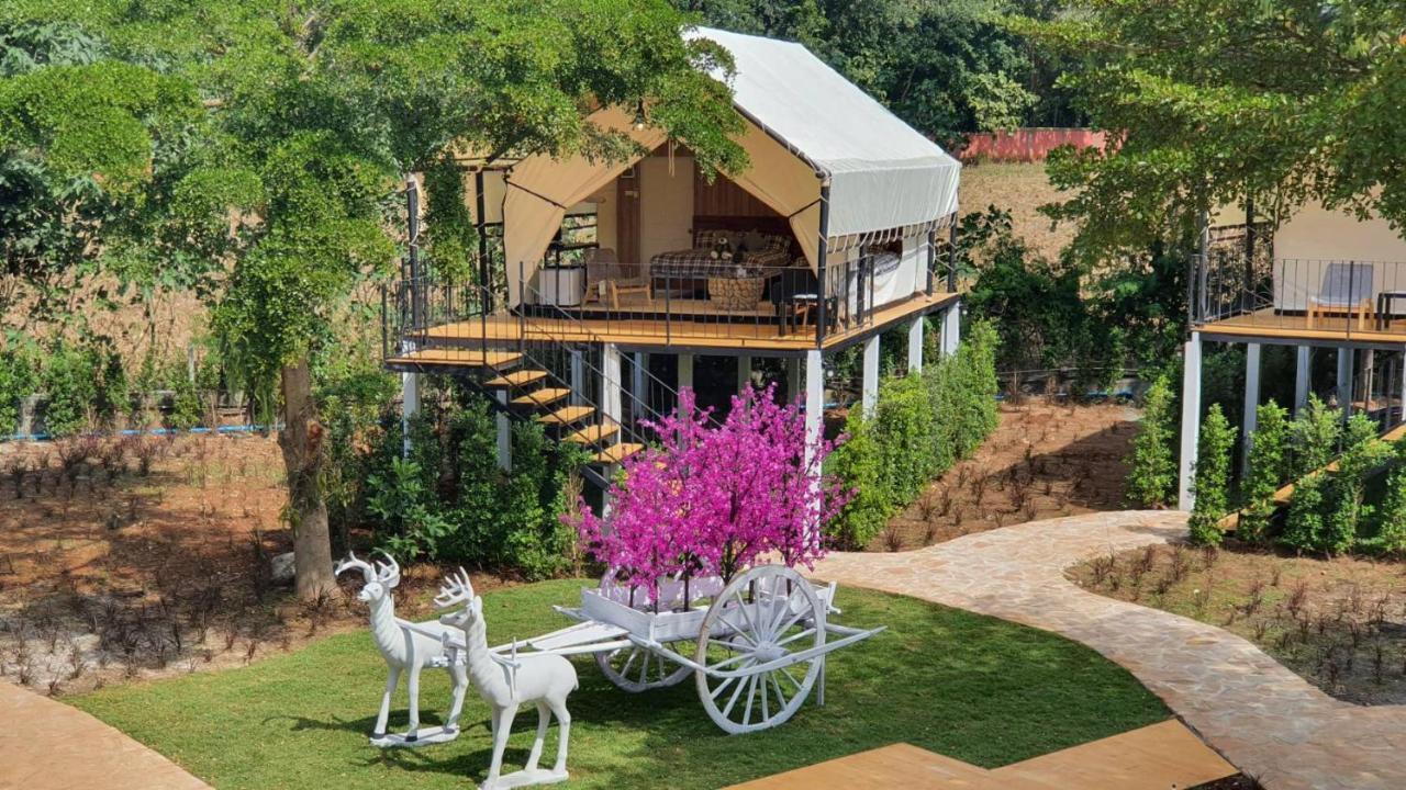 Mont Blanc Base Camp Khaoyai Resort Pakchong