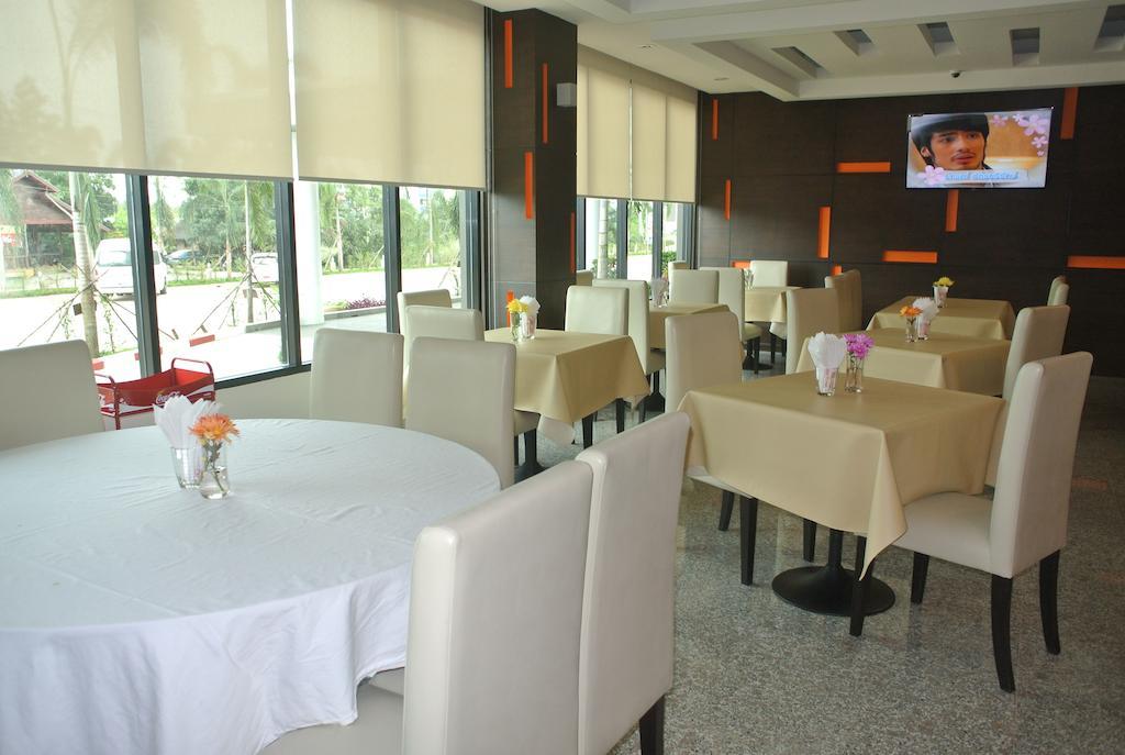 S Tara Grand Hotel 3*