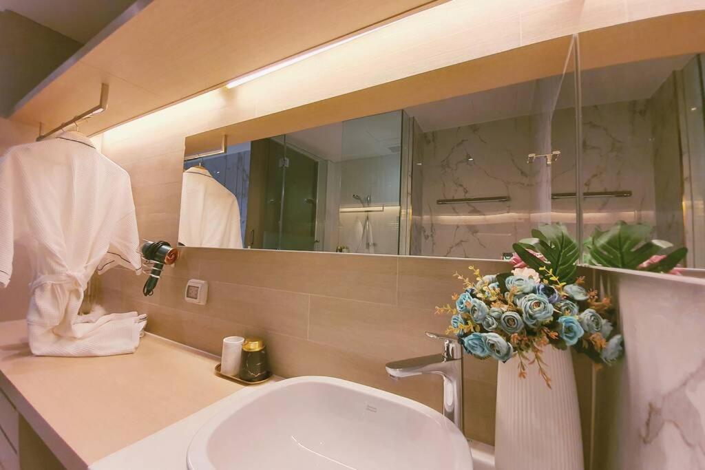 Veranda Pattaya Luxury Design Balcony With Seaview