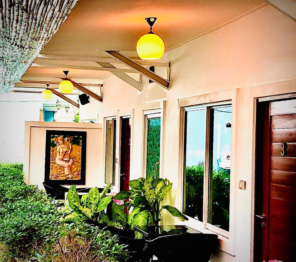 White House Guest house *