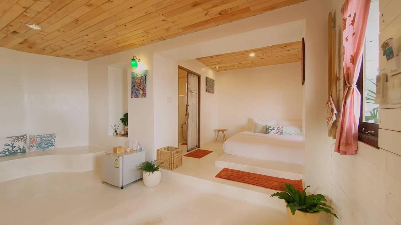 Maliblues Bed & Art Gallery Chumphon