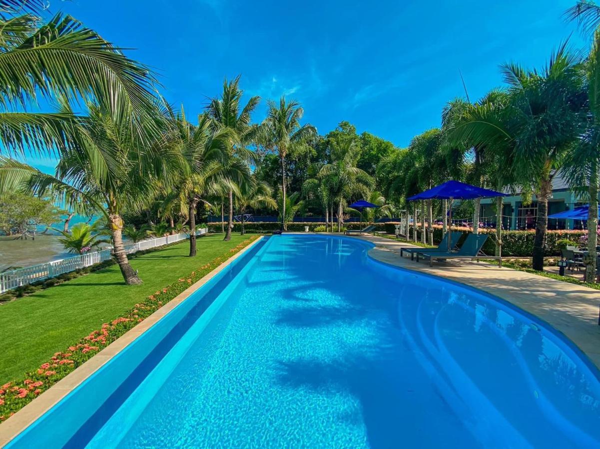 Crown View Resort