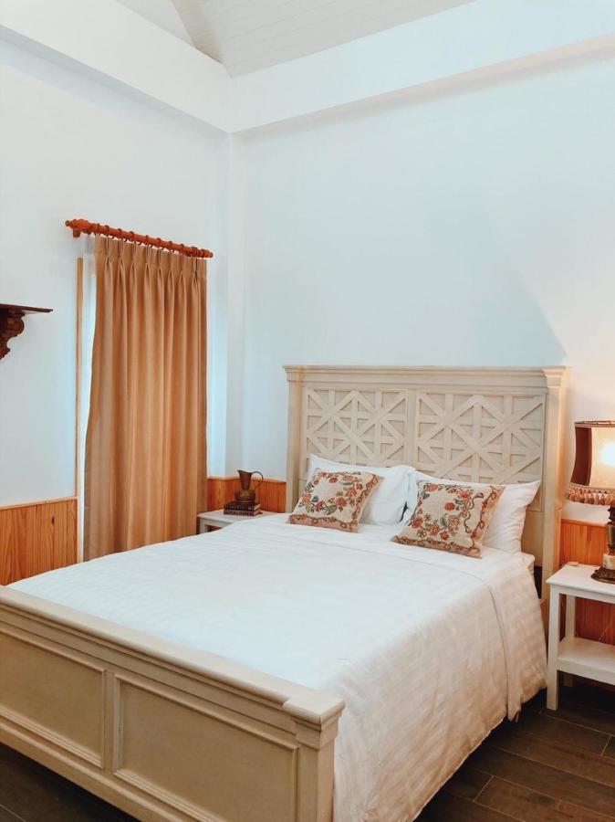 Resort Baroque Boutique