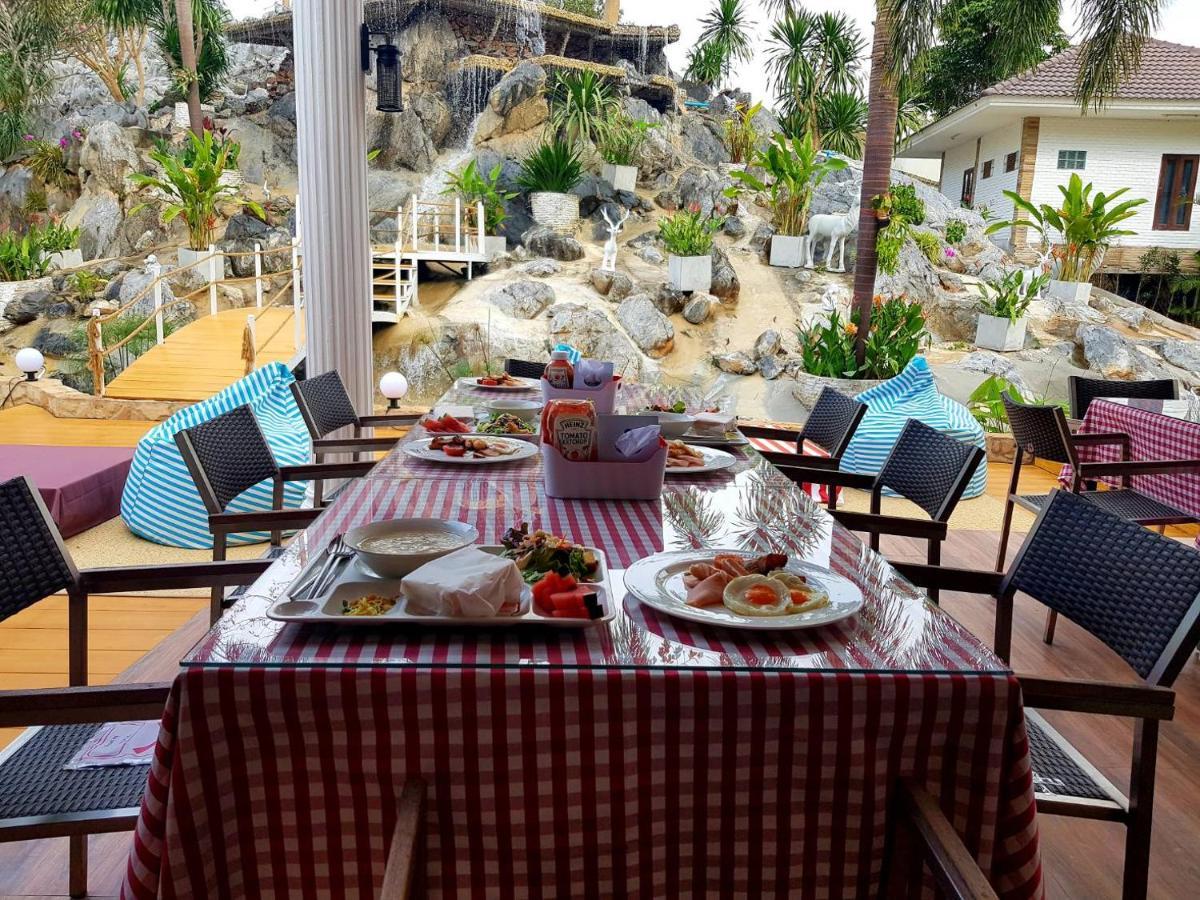 Mont Blanc Base Camp Khaoyai Resort Pakchong