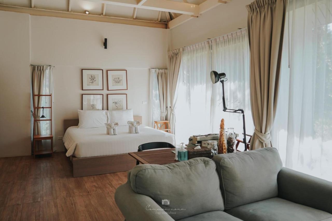 Resort Sappraiwan Elephant & Sanctuary