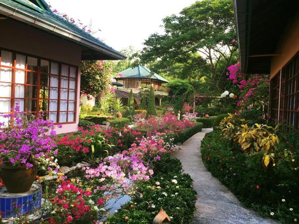 Ekman Garden Resort 3*