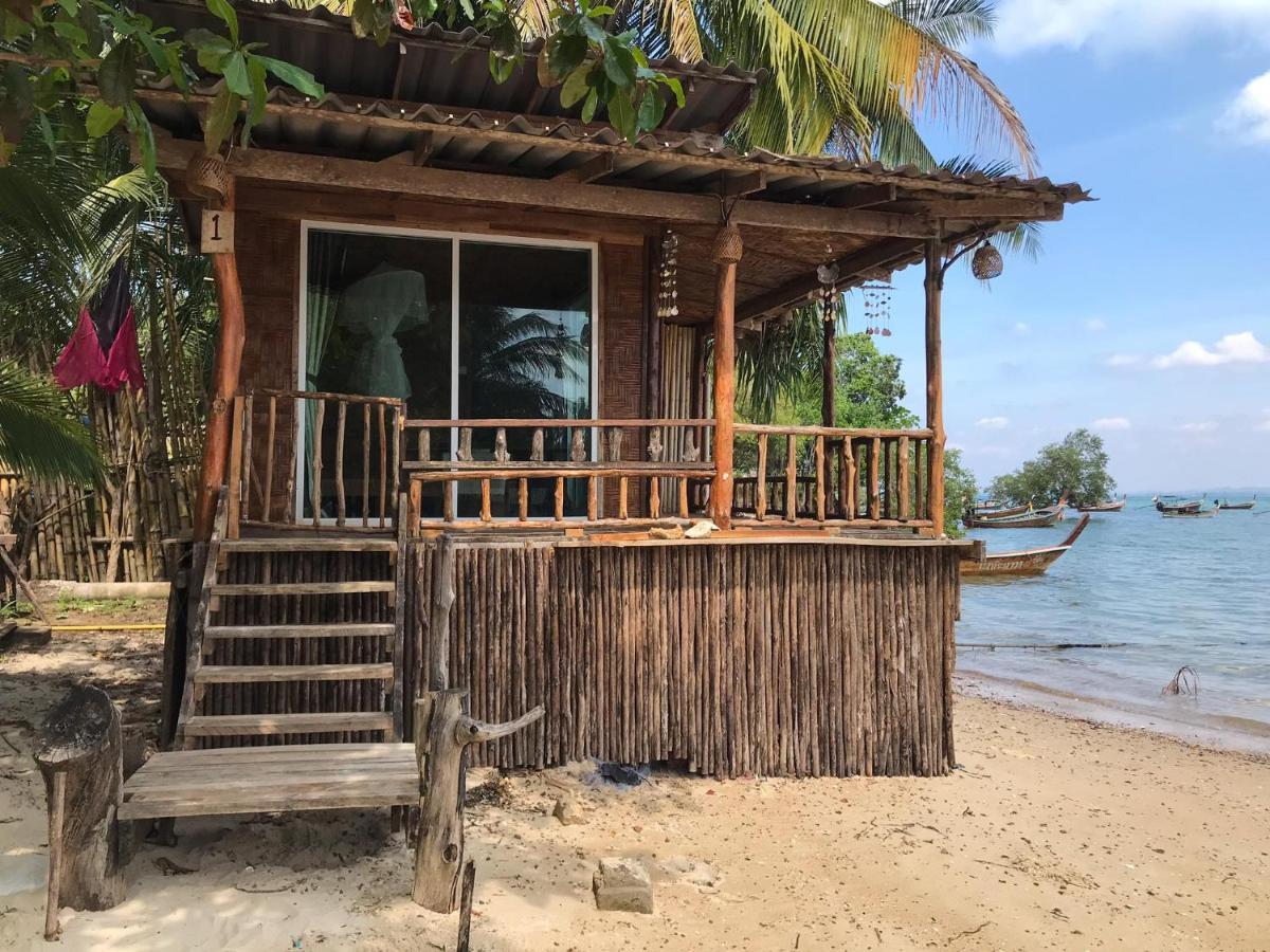 Lodge The Tropical *