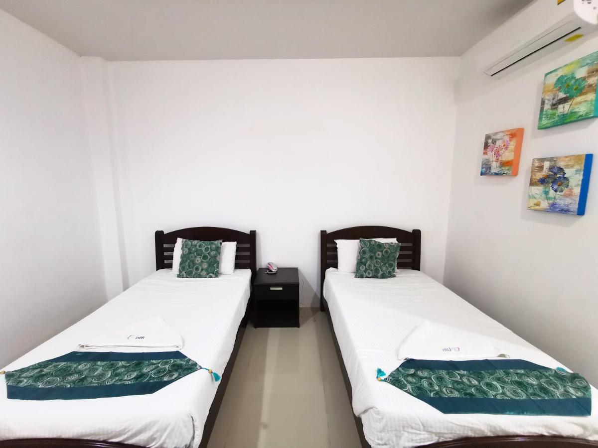 Phet Plaza And 3*