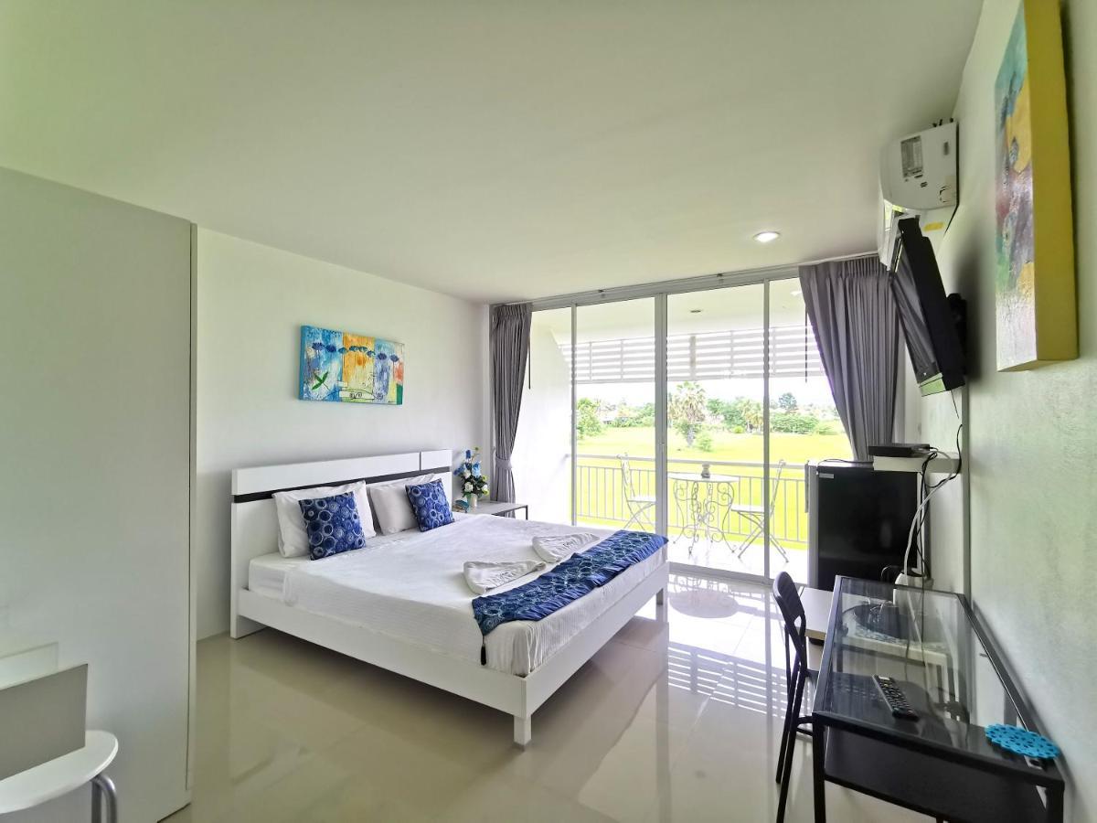 Phet Plaza And 3*
