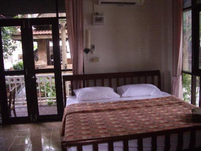 The Old Palace Klong Sa Bua