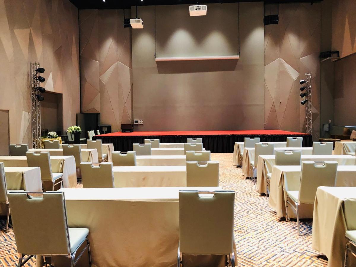 J Park - Sha Extra Hotel 4*